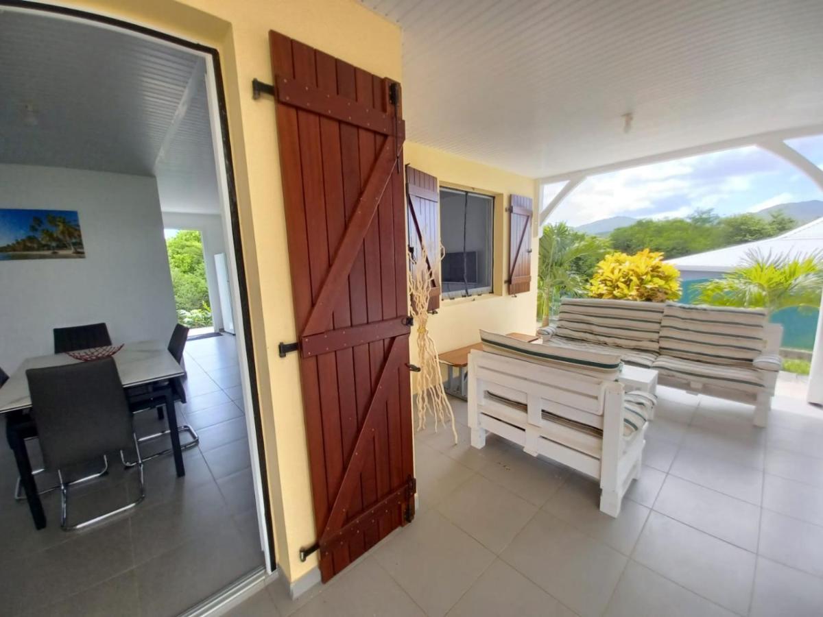 Korn Lambis Villa แซ็งต์-ลูซ ภายนอก รูปภาพ